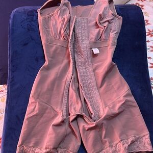 Women’s Colombian Style FAJA Bodysuit HIGH Compression Size M Gently Used TAN